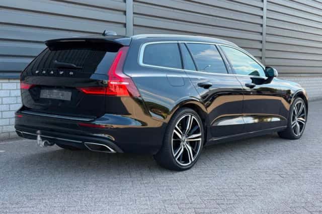 Volvo V60 (2020) thumbnail 2