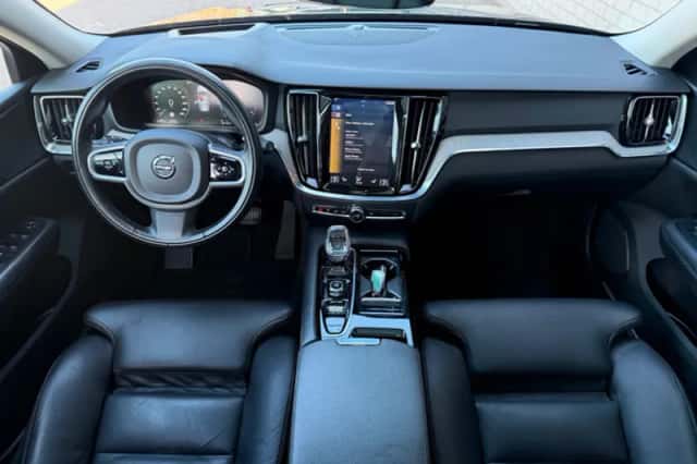 Volvo V60 (2020) thumbnail 3