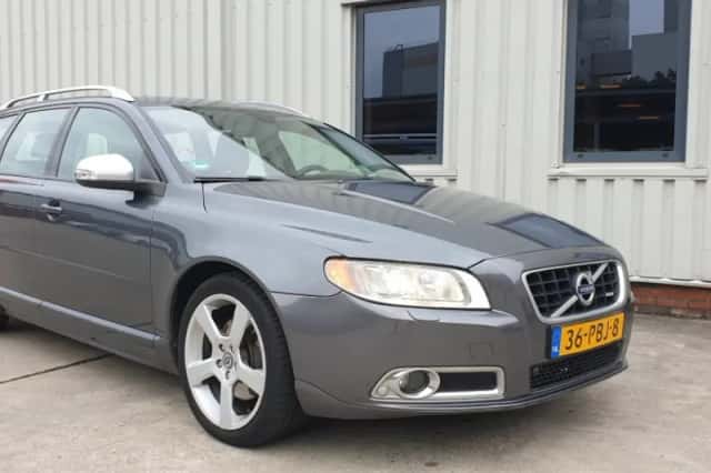 Volvo V70 (2011) thumbnail 3