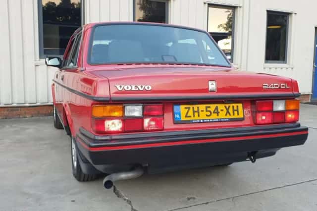 Volvo 240 (1991) thumbnail 6