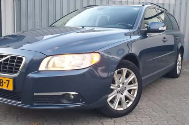 Volvo V70 (2009) thumbnail 2