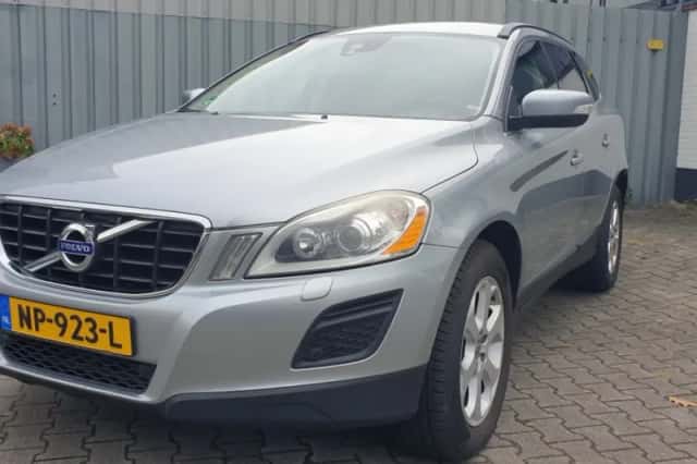 Volvo XC60 (2012) thumbnail 2