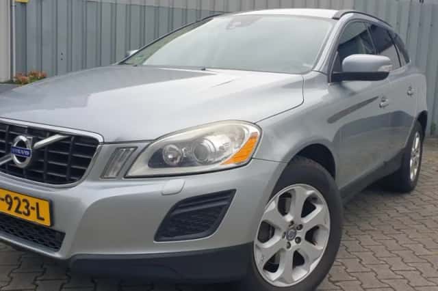 Volvo XC60 (2012) thumbnail 3