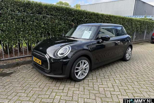 MINI Cooper (2023) thumbnail 1