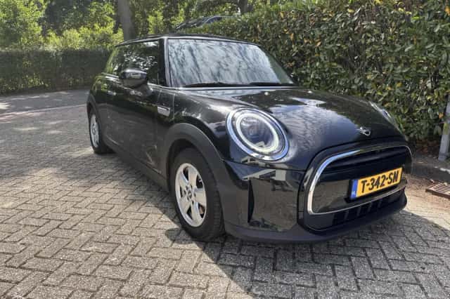 MINI Cooper (2023) thumbnail 4