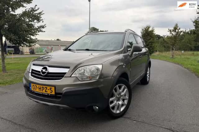 Opel Antara (2009) thumbnail 1