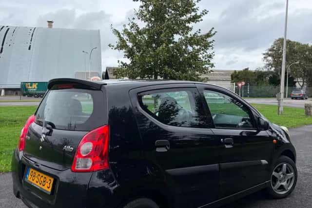 Suzuki Alto (2011) thumbnail 4