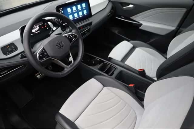 Volkswagen ID.3 (2024) thumbnail 2