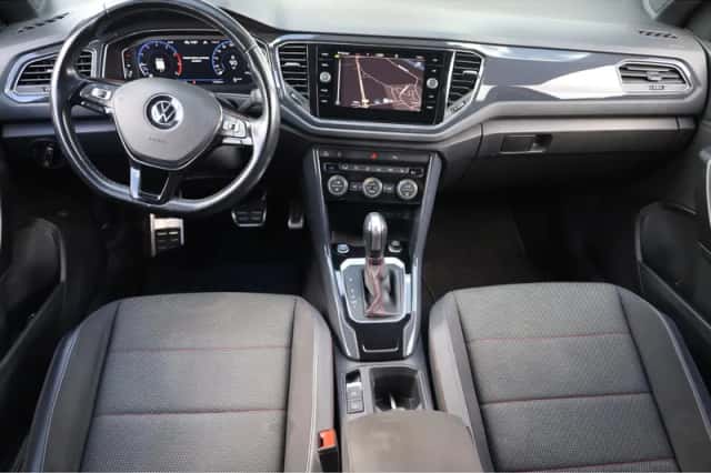 Volkswagen T-Roc (2021) thumbnail 3