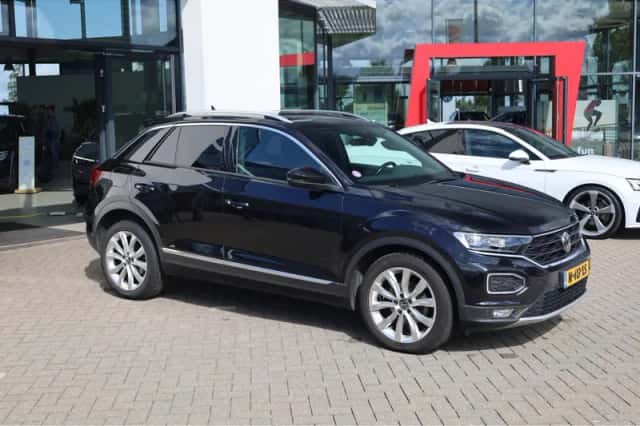 Volkswagen T-Roc (2021) thumbnail 5