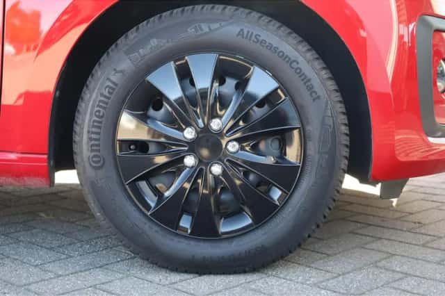 Volkswagen Up! (2019) thumbnail 6
