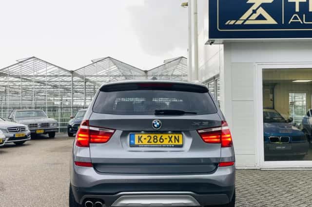 BMW X3 (2016) thumbnail 4