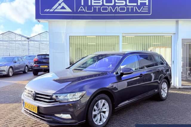 Volkswagen Passat (2021) thumbnail 1