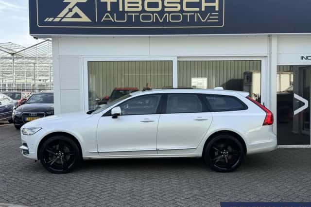 Volvo V90 Cross Country (2018) thumbnail 5