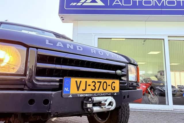 Land Rover Discovery (2001) thumbnail 4