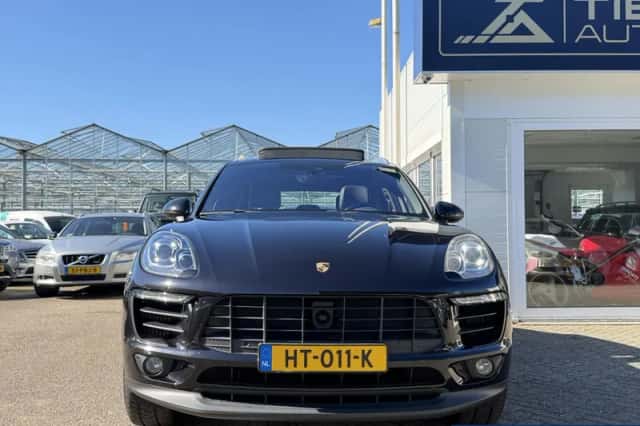Porsche Macan (2016) thumbnail 3