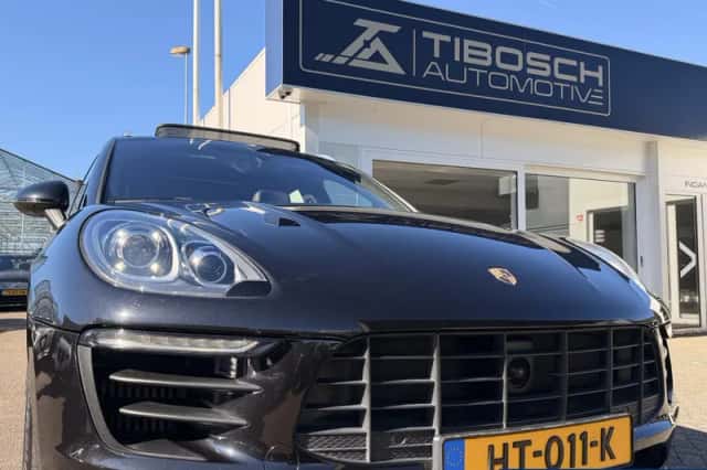 Porsche Macan (2016) thumbnail 4
