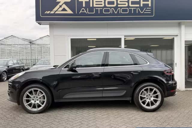 Porsche Macan (2016) thumbnail 6