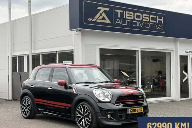 MINI Countryman (2016) thumbnail 6