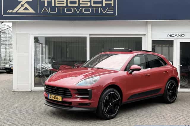 Porsche Macan (2019) thumbnail 1