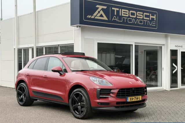 Porsche Macan (2019) thumbnail 4