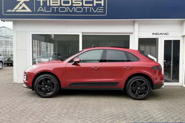 Porsche Macan (2019) thumbnail 6
