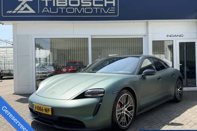 Porsche Taycan (2020) thumbnail 1