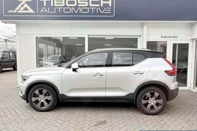 Volvo XC40 (2018) thumbnail 3