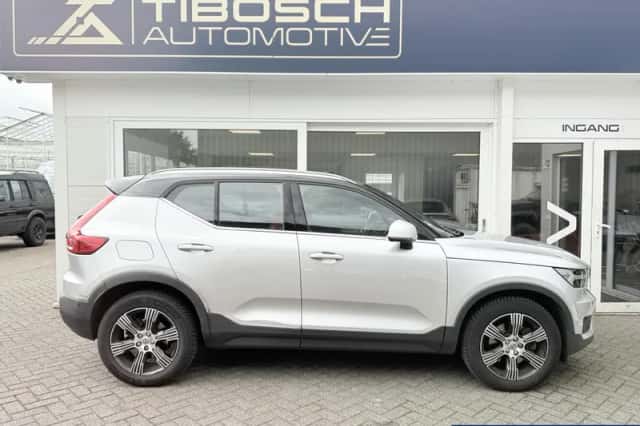Volvo XC40 (2018) thumbnail 4