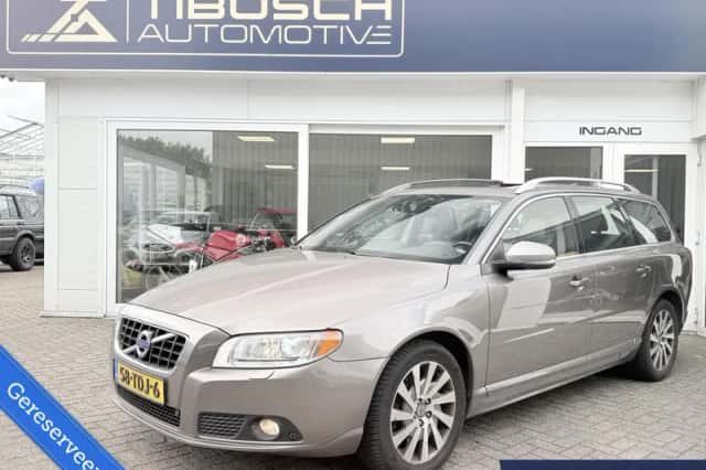 Volvo V70 (2012) thumbnail 1