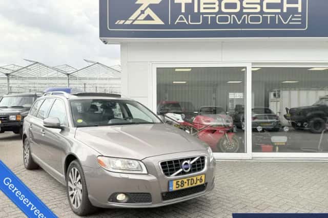 Volvo V70 (2012) thumbnail 2