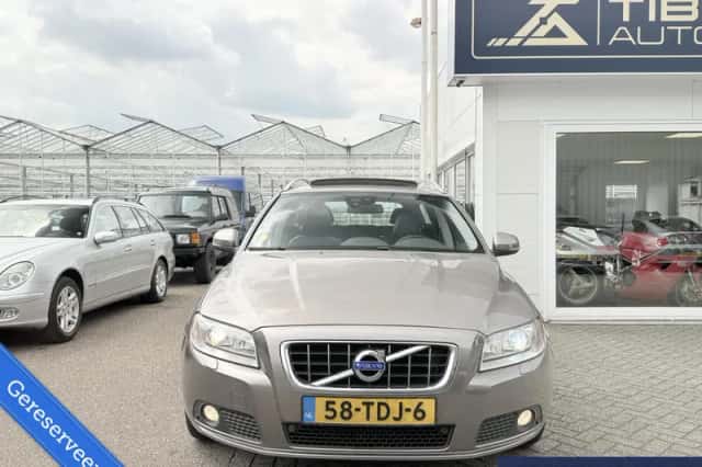 Volvo V70 (2012) thumbnail 3