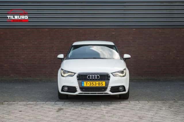 Audi A1 (2011) thumbnail 2