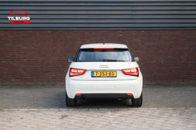 Audi A1 (2011) thumbnail 6