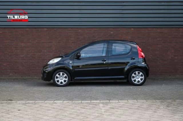 Peugeot 107 (2010) thumbnail 2