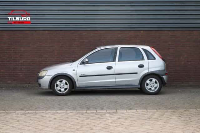 Opel Corsa (2002) thumbnail 3