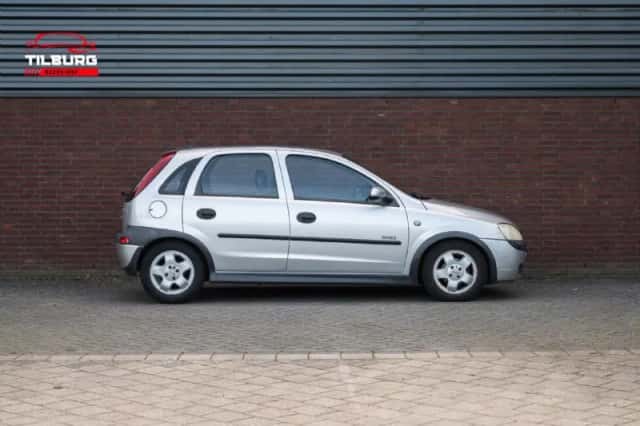 Opel Corsa (2002) thumbnail 4