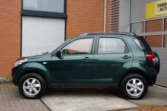 Daihatsu Terios (2009) thumbnail 3
