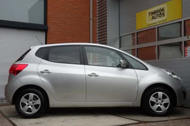 Kia Venga (2014) thumbnail 5