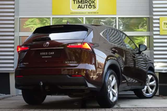 Lexus NX (2016) thumbnail 4