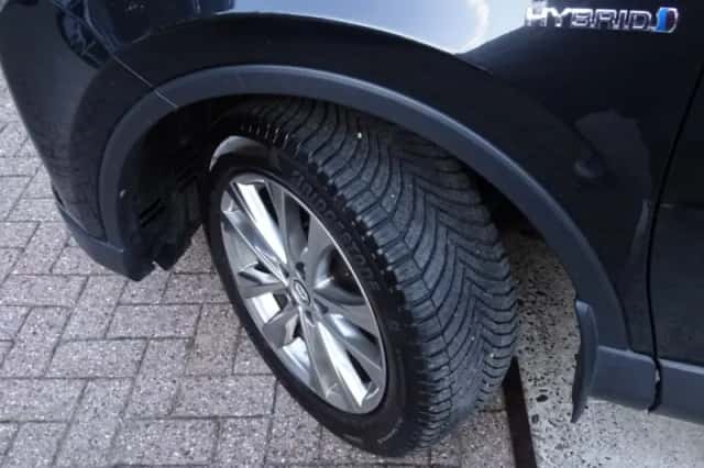 Toyota RAV4 (2018) thumbnail 6