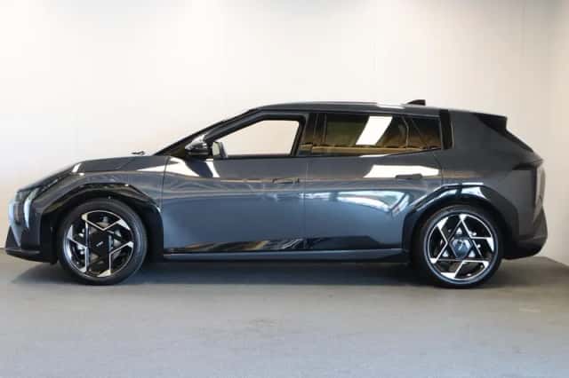 Kia EV4 (2026) thumbnail 2