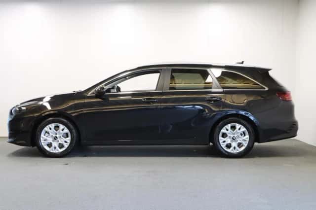 Kia Ceed (2025) thumbnail 2
