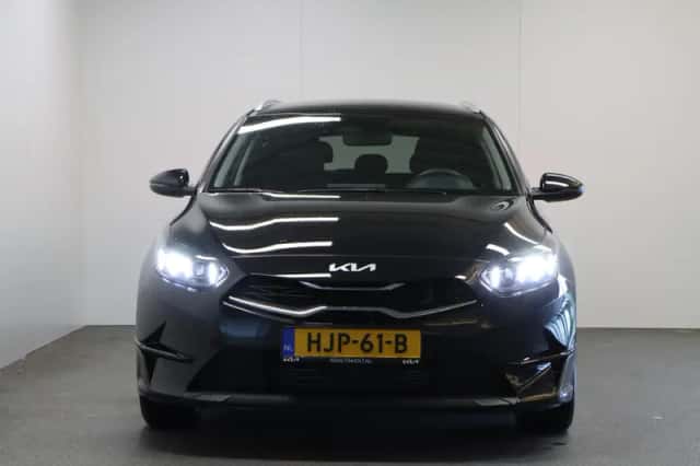 Kia Ceed (2025) thumbnail 4