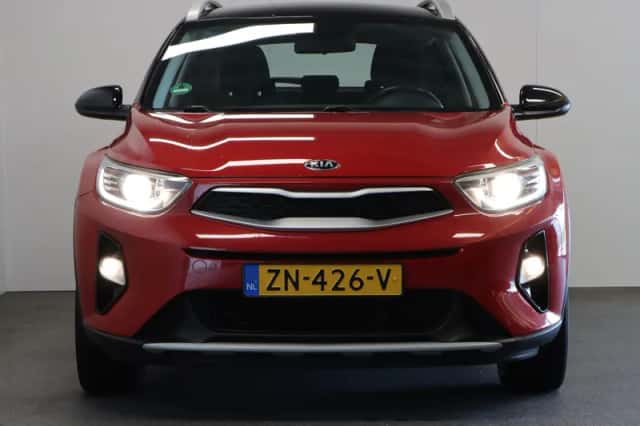 Kia Stonic (2019) thumbnail 4