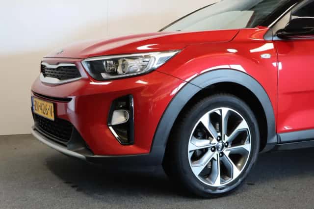 Kia Stonic (2019) thumbnail 5