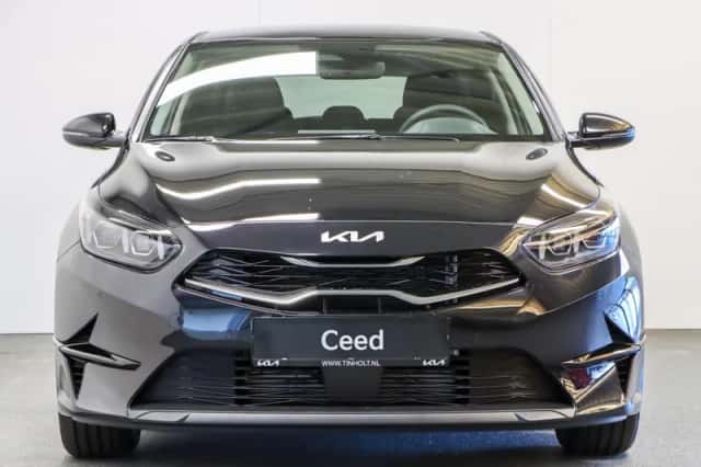 Kia Ceed (2025) thumbnail 3