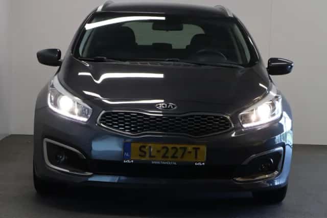 Kia Ceed (2018) thumbnail 4