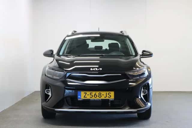 Kia Stonic (2024) thumbnail 3