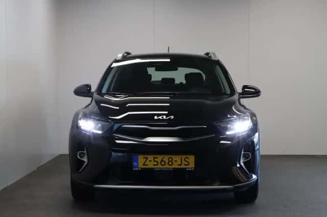 Kia Stonic (2024) thumbnail 4